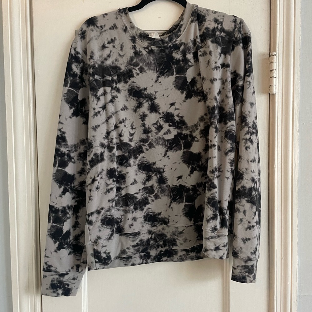 DYI tie dye sweatshirt